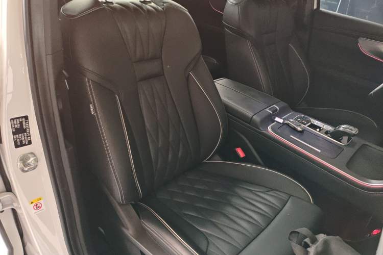 Used GAC Trumpchi GS8 2022 Linghang Series 2.0 TGDI Two-Wheel-Drive Luxury Smart Connectivity Version (7 Seats)
