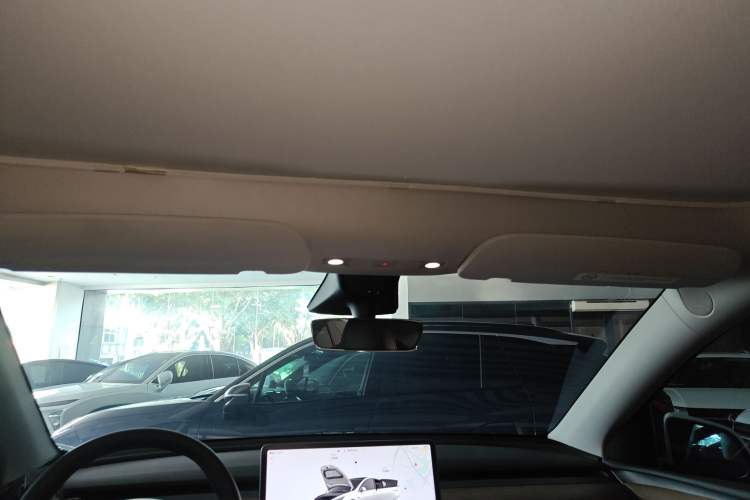 Used Tesla Model Y 2022 Long-Range All-Wheel-Drive Version
