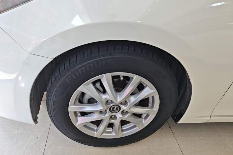 Used Mazda Mazda 3 Axela 2016 Sedan 1.5L Automatic Comfort Model
