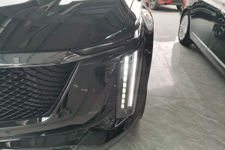 Used Cadillac XT5 2025 2.0T Platinum Edition
