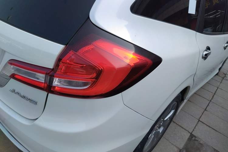 Used Honda Jade 2017 1.8L Automatic Classic Edition 5 seats
