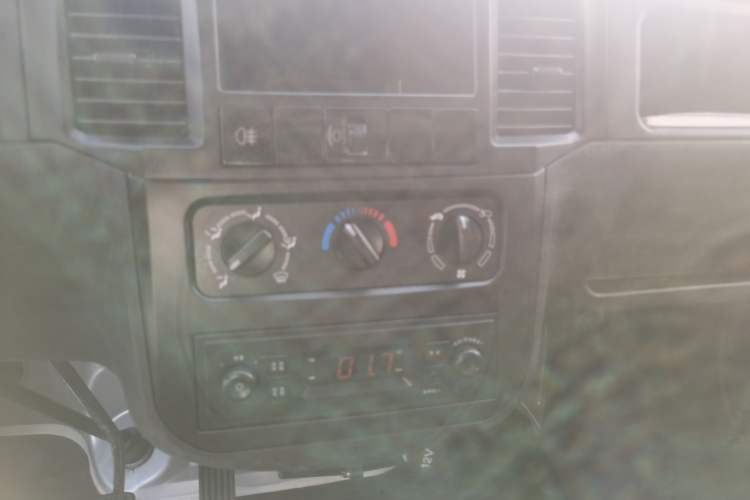 Used Wuling Zhiguang 2023 1.5L Utility Version with Enclosed Windows 2 Seats