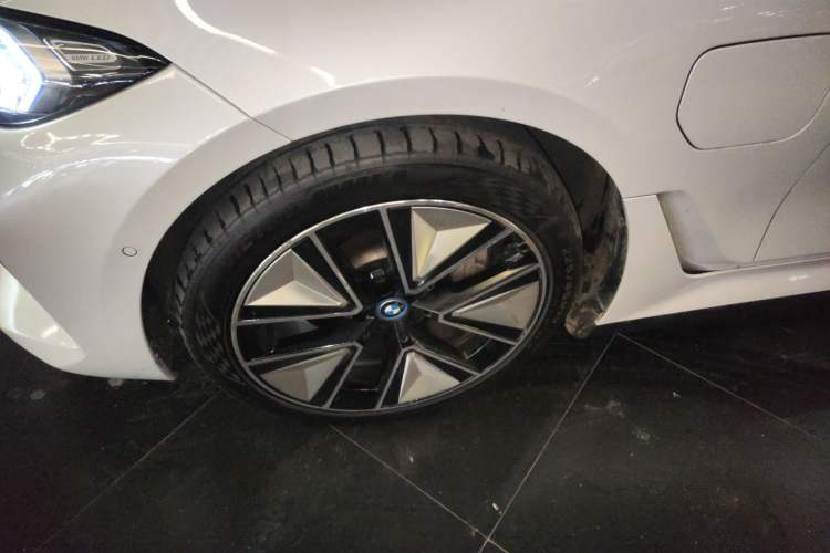 Used BMW i3 2025 eDrive 40 L Midnight Sports Package

