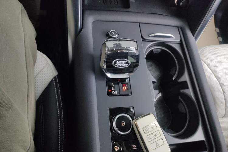 Used Land Rover Discovery 2023 360 PS R-Dynamic S