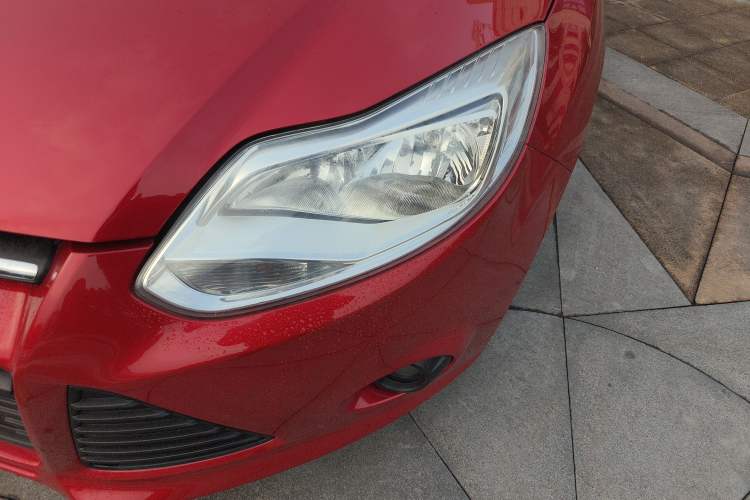 Used Ford Focus 2012 Sedan 1.6L Automatic Comfort Model
