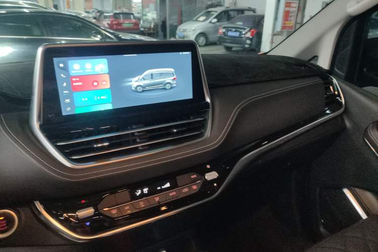 Used SAIC MAXUS G20 2023 PLUS 2.0T Gasoline Automatic Luxury Edition
