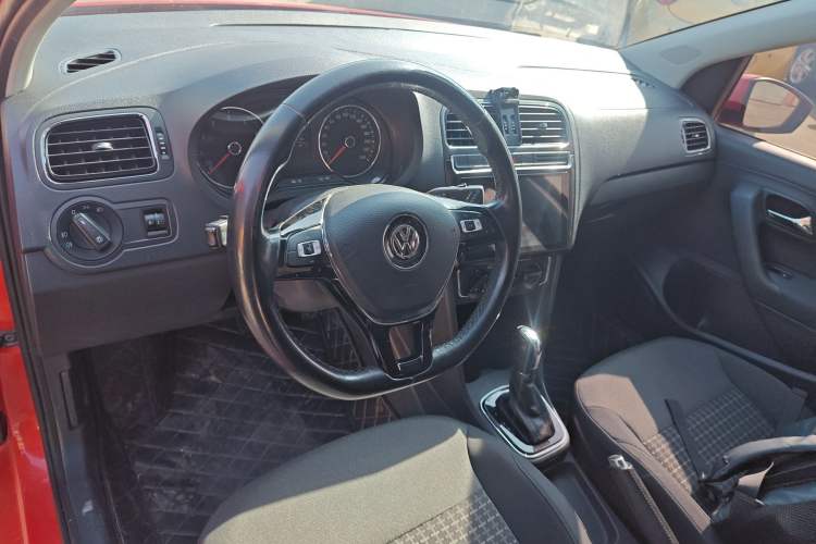 Used Volkswagen Polo 2016 1.6L Automatic Comfort Model