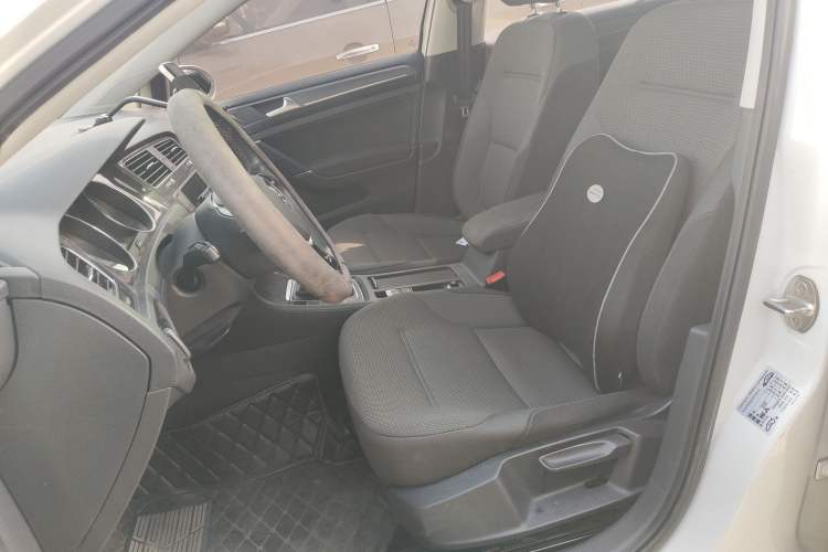 Used Volkswagen Golf 2017 230TSI Automatic Comfort Edition – Celebrating Milestone of One Million Units
