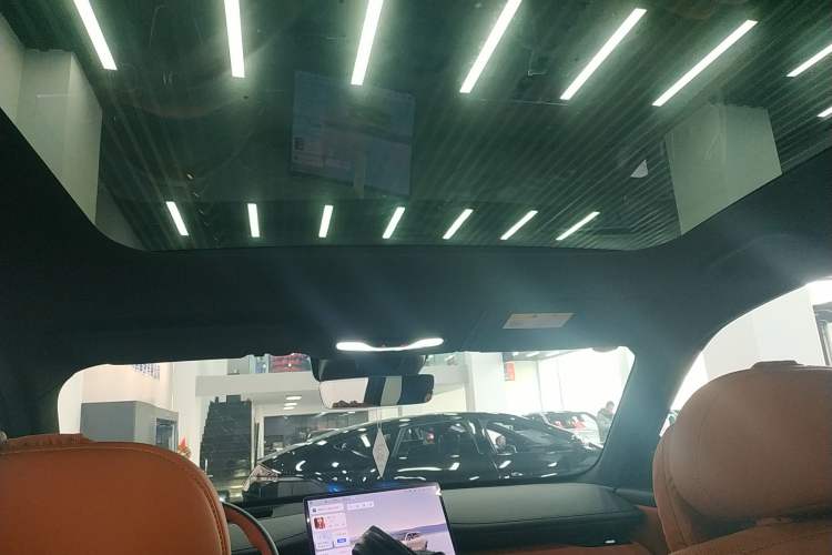 Used  Q07 2025 215 Flagship PLUS
