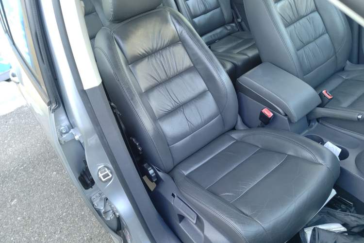 Used Volkswagen Touran 2013 1.4T DSG Comfort Edition 5-Seater
