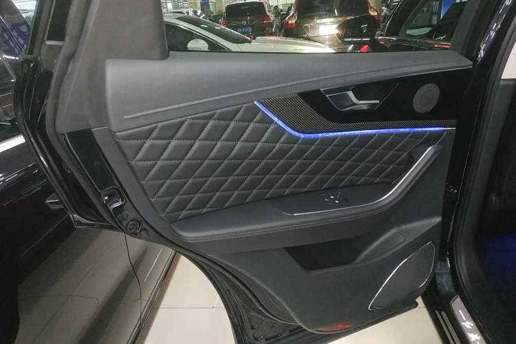 Used Hongqi HS5 2019 2.0T Smart Connect Flagship All-Wheel-Drive Version
