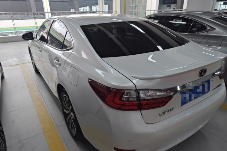 Used Lexus ES 2015 300h Comfort Edition