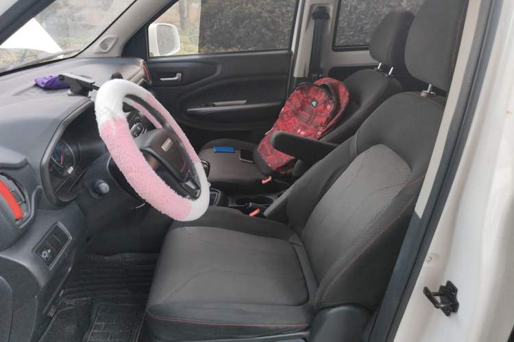 Used Dongfeng Fengon 380 2022 1.5L Standard Edition 7-Seater Passenger Vehicle
