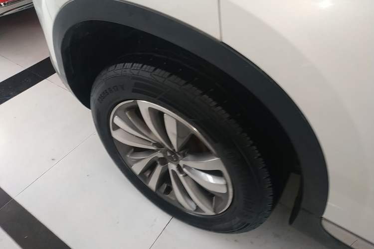 Used  6 2016 1.6T Luxury Edition THP160
