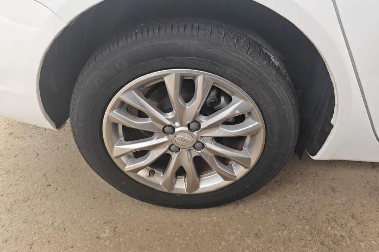 Used Geely Auto Vision 2019 Upgraded Model 1.5L Manual Luxury Version China VI Standard