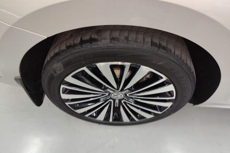 Used Volkswagen Passat 2019 330TSI Luxury Edition China VI Standard
