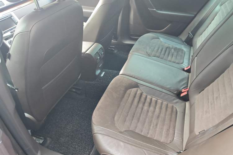 Used Volkswagen Magotan (Import) 2012 Travel Edition 2.0 TSI Comfort Version