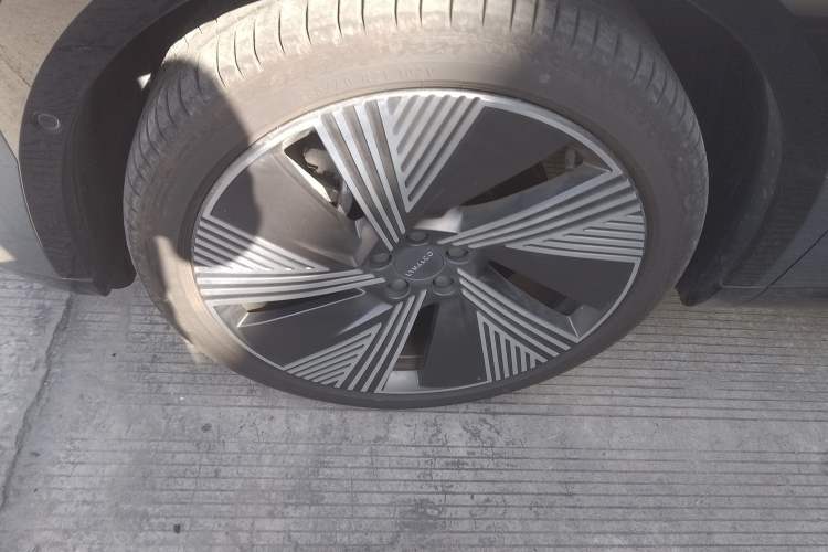 Used Lynk & Co 08 EM-P 2025 220 km All-Wheel-Drive Performance Halo
