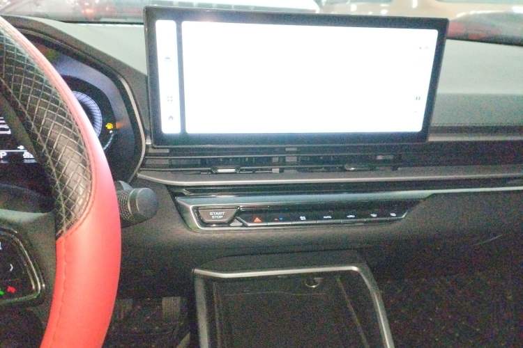 Used Geely Auto Emgrand 2023 4th Generation Champion Edition 1.5L CVT Prestige Model
