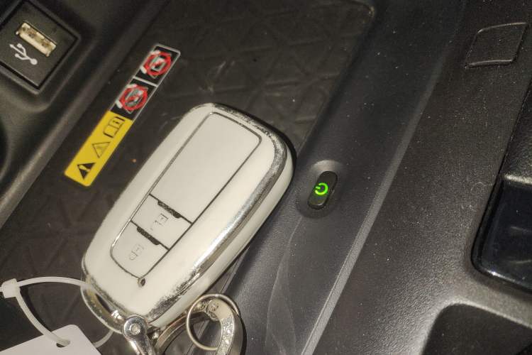 Used Toyota RAV4 2023 2.0L CVT Two-Wheel Drive Fashion Plus Edition
