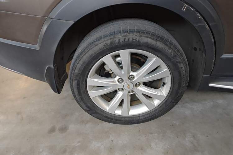 Used Chevrolet Captiva 2015 2.4L 4x4 Flagship Edition 7-Seater
