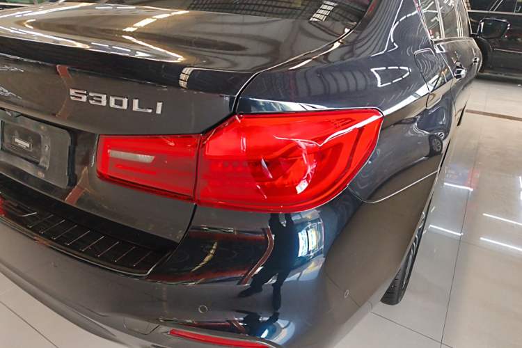 Used BMW 5 Series 2018 Restyled 530Li Leading Edition M Sport Package