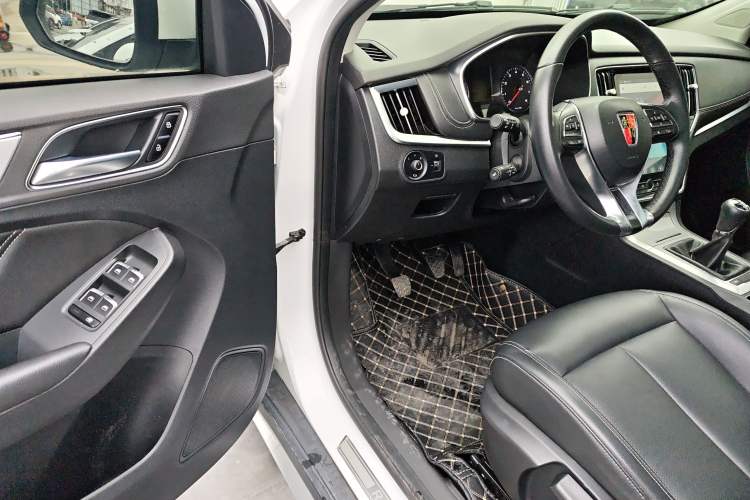 Used Roewe RX5 2018 20T Two-Wheel Drive Manual Internet Smart Edition
