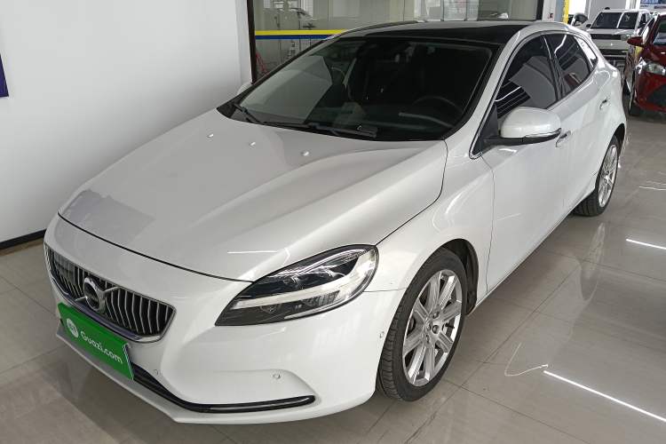 Used Volvo V40 2019 T3 Smart Luxury Edition