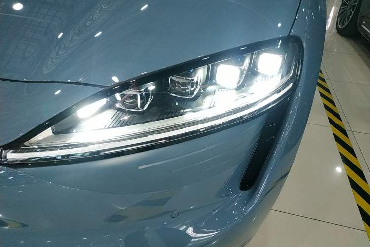 Used Hima Luxeed R7 2024 All-Electric 736 km Ultra
