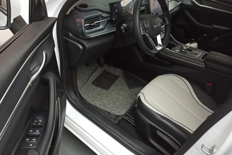 Used BYD Destroyer 05 2024 HONOR Edition DM-i 55KM Luxury Model
