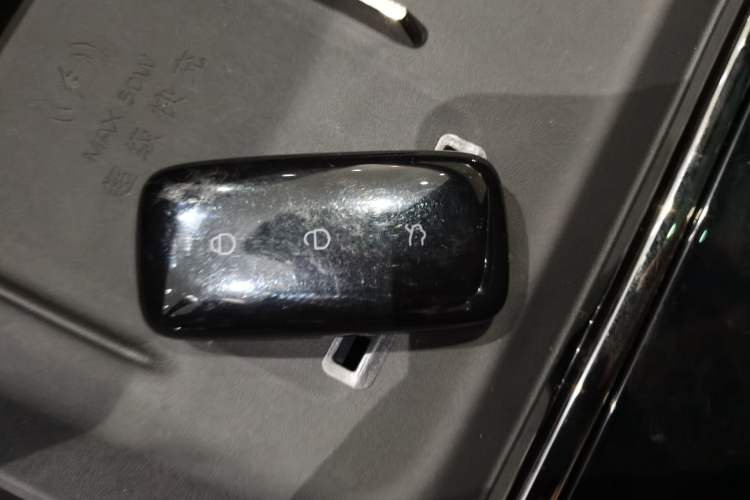 Used  Galaxy 8 2025 130km EM-i Deluxe Edition