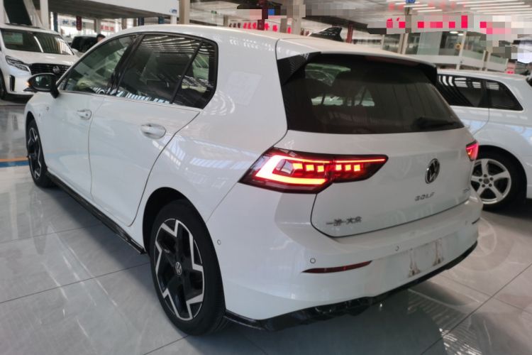 Used Volkswagen Golf 2025 300TSI R-Line
