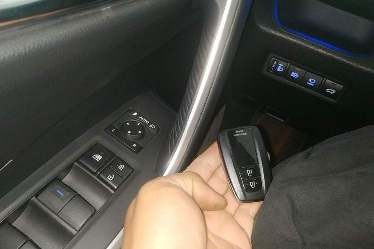 Used Toyota RAV4 2022 2.0L CVT Two-Wheel Drive Fashion Edition
