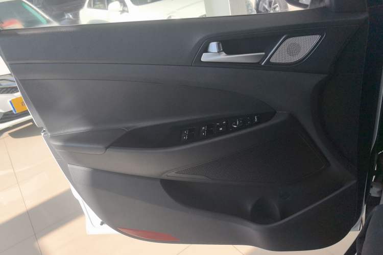 Used Hyundai Tucson 2020 280TGDi Two-Wheel-Drive GLS Fashion Edition China VI Standard
