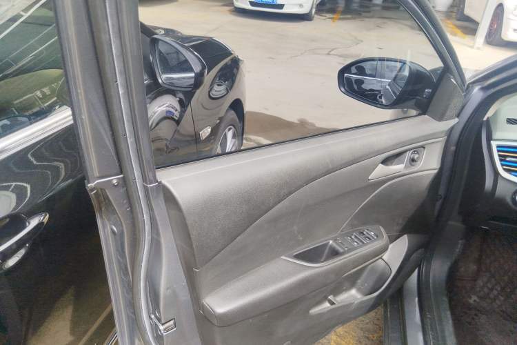 Used Chevrolet Monza 2020 Light Hybrid Redline 320T Dual-Clutch Thrilling Edition
