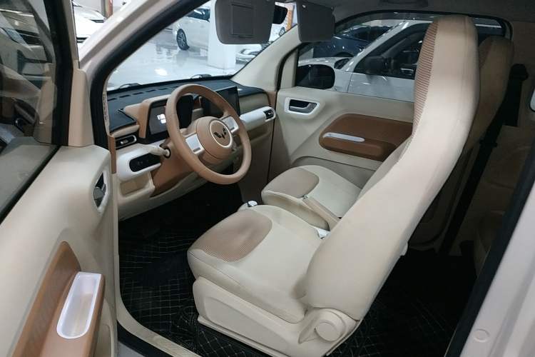 Used Wuling Hongguang MINIEV 2024 3rd Generation 215km Youth Edition
