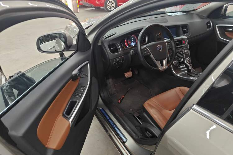 Used Volvo S60 2015 S60L T5 Intelligent Drive Edition
