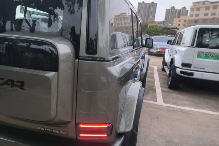 Used  V23 2025 401 Two-Wheel Drive Advanced Edition