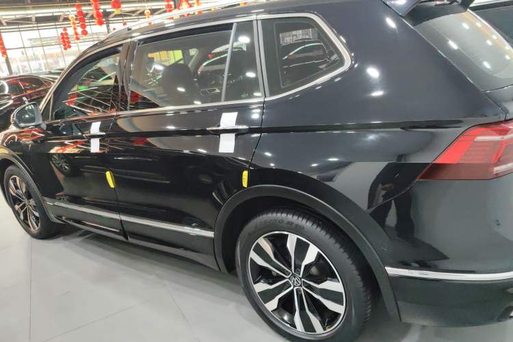 Used Volkswagen Tiguan L 2022 330TSI Automatic Two-Wheel Drive R-Line Enhanced Edition
