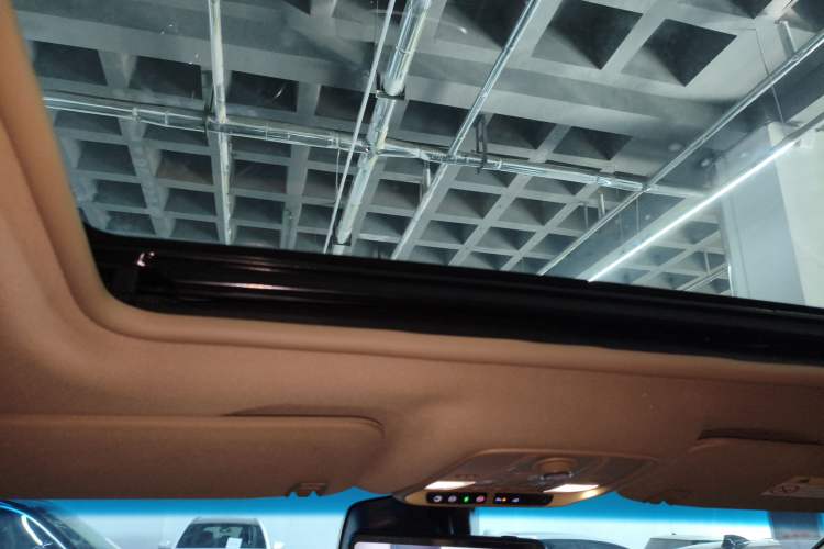 Used Buick GL8 2021 ES Landtrek 653T Luxury Model