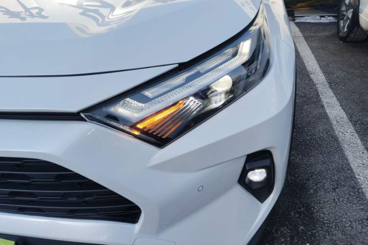 Used Toyota RAV4 2023 2.0L CVT Two-Wheel Drive Fashion Plus Edition
