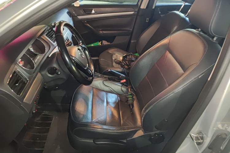 Used Volkswagen Lavida 2015 1.6L Automatic Comfort Edition
