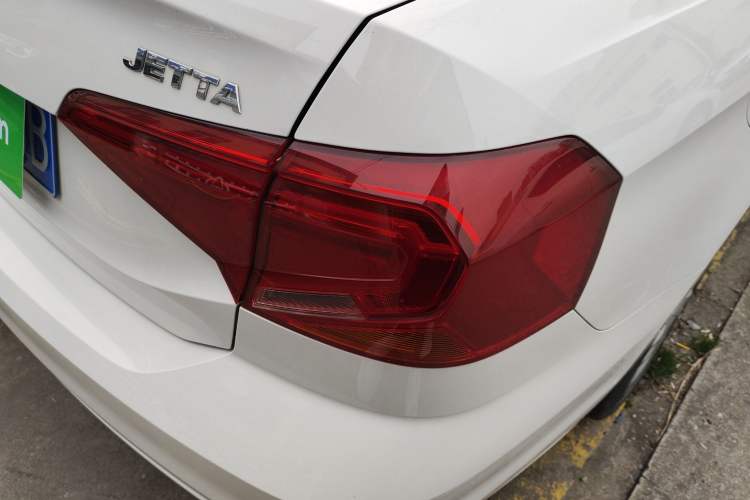 Used Volkswagen Jetta 2017 1.4L Manual Fashion Edition
