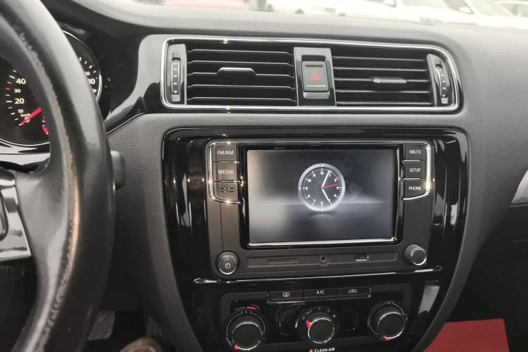 Used Volkswagen Sagitar 2017 230TSI Automatic Comfort Version
