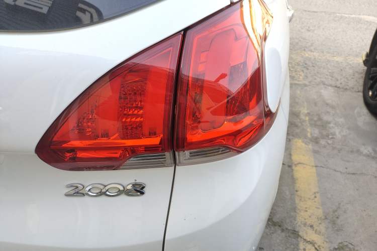 Used Peugeot 2008 2014 1.6L Automatic Fashion Edition
