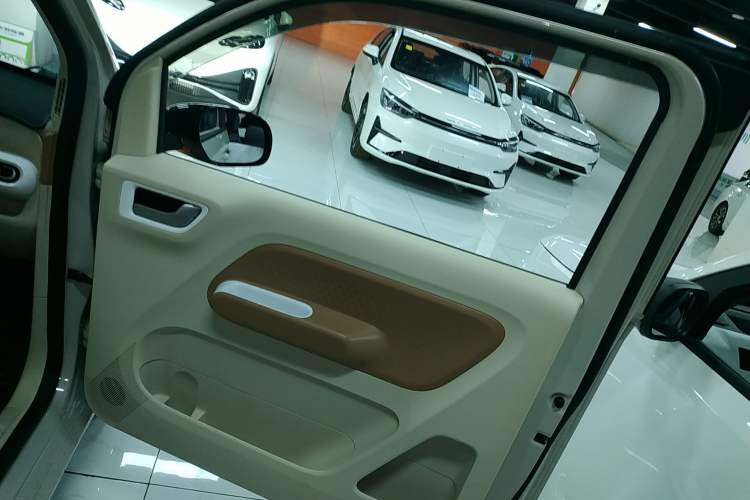 Used Wuling Hongguang MINIEV 2024 3rd Generation 215km Youth Edition
