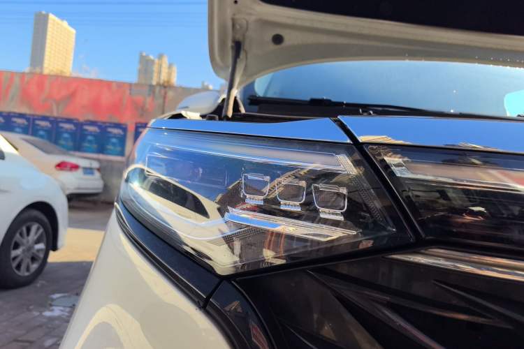 Used Roewe iMAX8 2021 400TGI Supreme Series Prestige Edition
