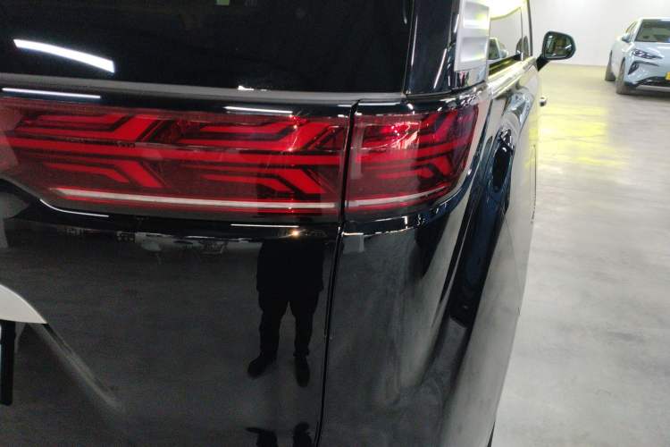 Used Denza D9 2024 DM-i 980 Four-Wheel Drive Flagship Model
