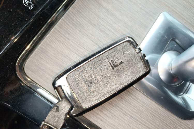 Used Land Rover Range Rover Evoque New Energy 2022 Aurora L P300e Plug-in Hybrid Electric Version
