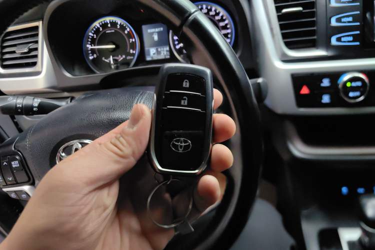 Used Toyota Highlander 2015 2.0T Four-Wheel Drive Luxury Edition 7-Seater
